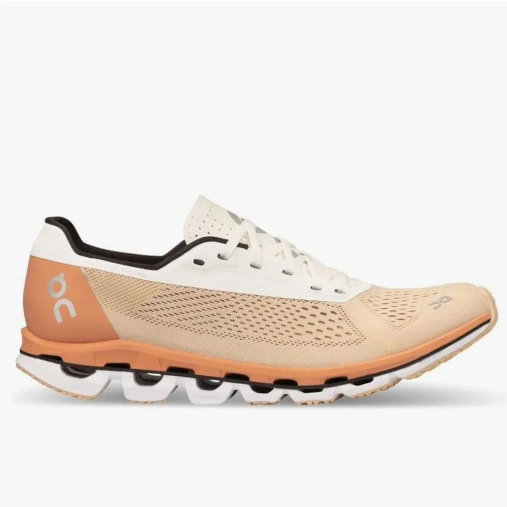 Onclouds woman’s Cloudbloom size 10